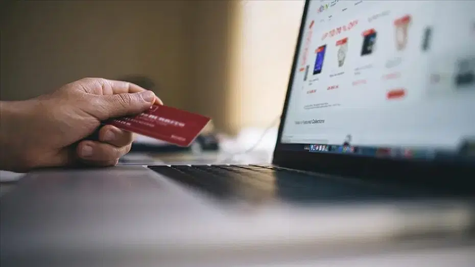E-ticarette Sahte Yorum ve Puanlara Karşı Yeni Düzenlemeler ve Erişim Engelleri