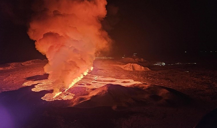 İzlanda'da 3 ayda üçüncü yanardağ patlaması yaşandı