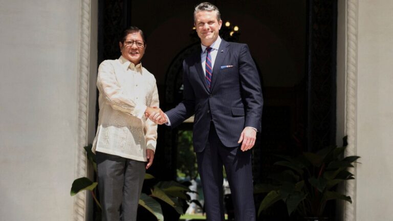 Amerika Birleşik Devletleri Savunma Bakanı Pete Hegseth, Filipinler'i Çin'e karşı destekleyeceğine söz verdi