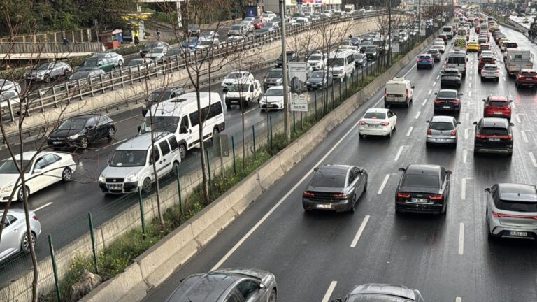 Tuzla Ankara yönündeki D-100 Yolu trafiğe kapalı olacak