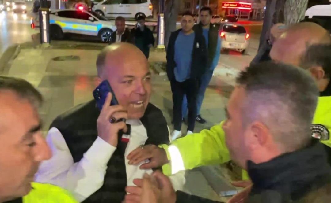 Alkollü sürücü ve arkadaşları polise saldırdı... İçişleri Bakanı Yerlikaya şunları duyurdu: