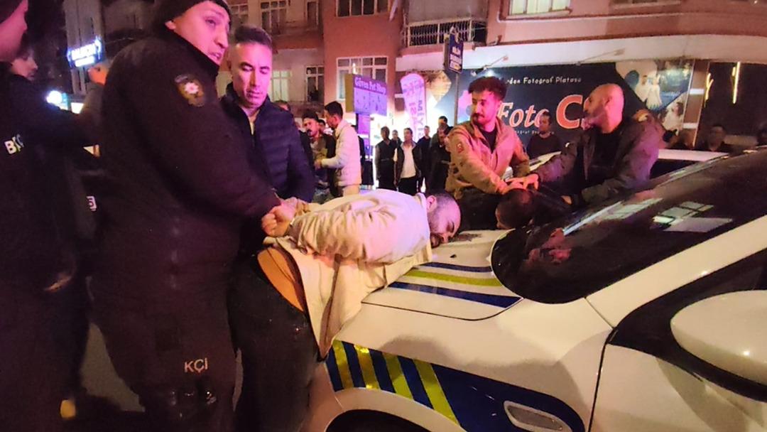 Alkollü sürücü ve arkadaşları polise saldırdı... İçişleri Bakanı Yerlikaya şunları duyurdu: