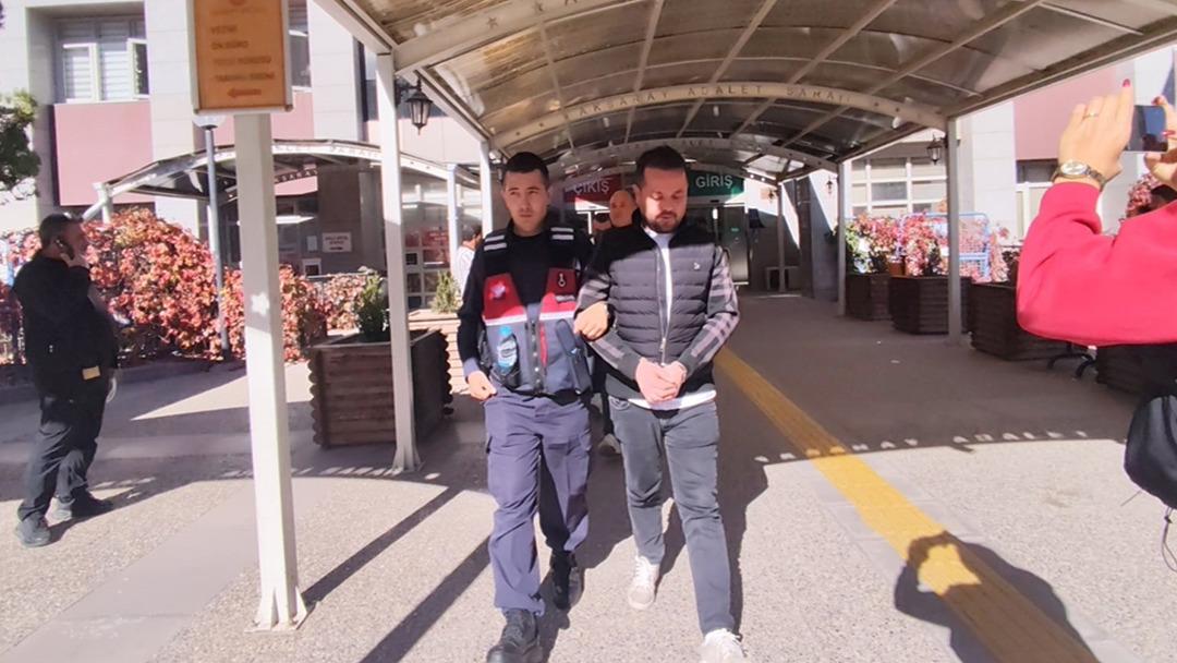 Alkollü sürücü ve arkadaşları polise saldırdı... İçişleri Bakanı Yerlikaya şunları duyurdu: